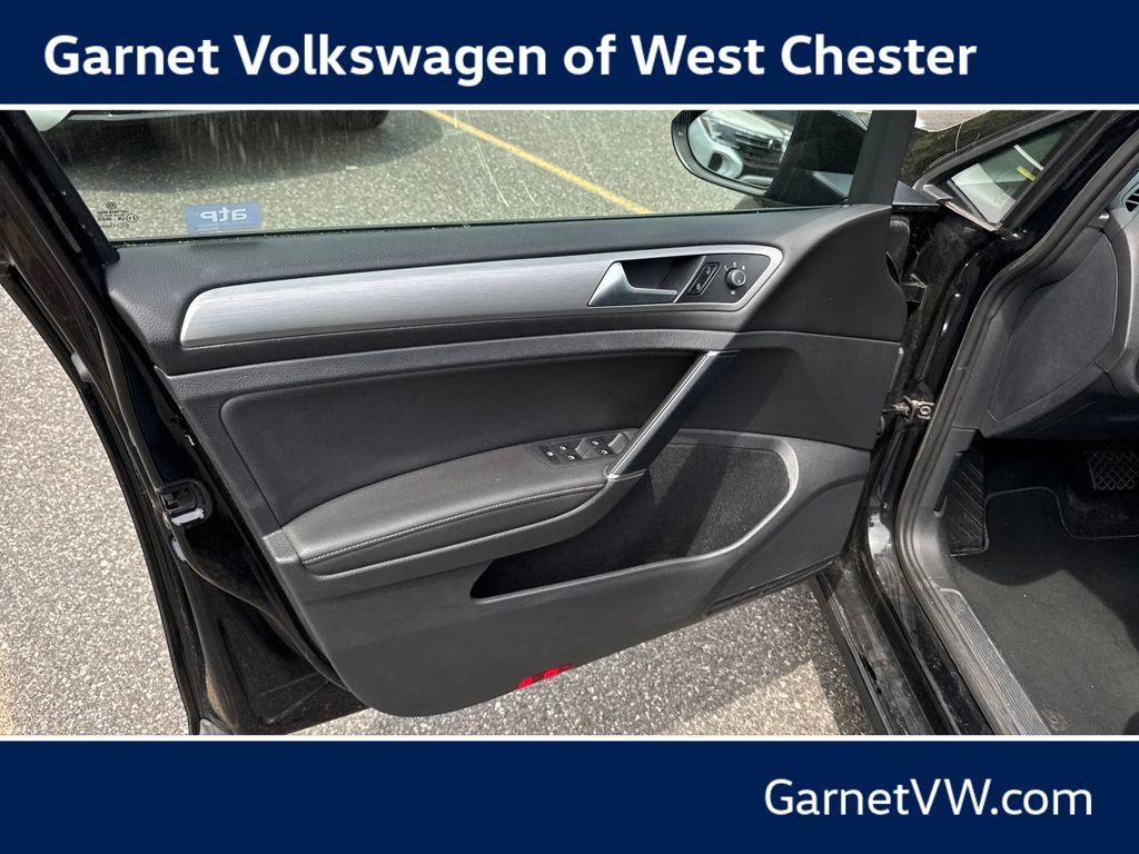 Used 2015 Volkswagen Golf S FWD image 10