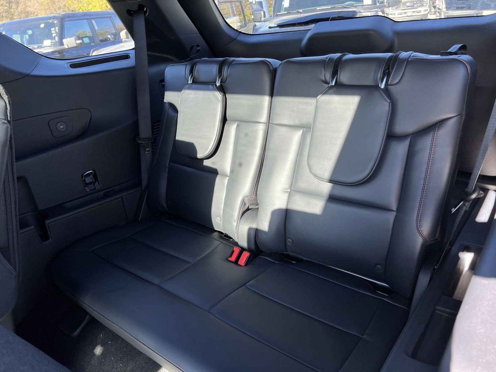 New 2026 Ford Explorer ST-Line w/ ST-Line Street Pack image 26