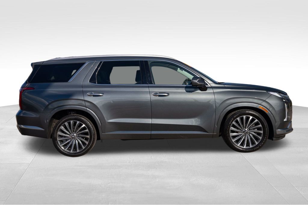 Used 2024 Hyundai Palisade Calligraphy image 9