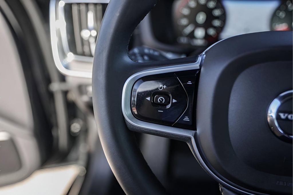 Used 2022 Volvo S60 B5 R-Design w/ Climate Package image 17