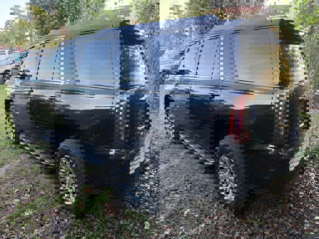 Used 2016 GMC Yukon SLE w/ Convenience Package image 9