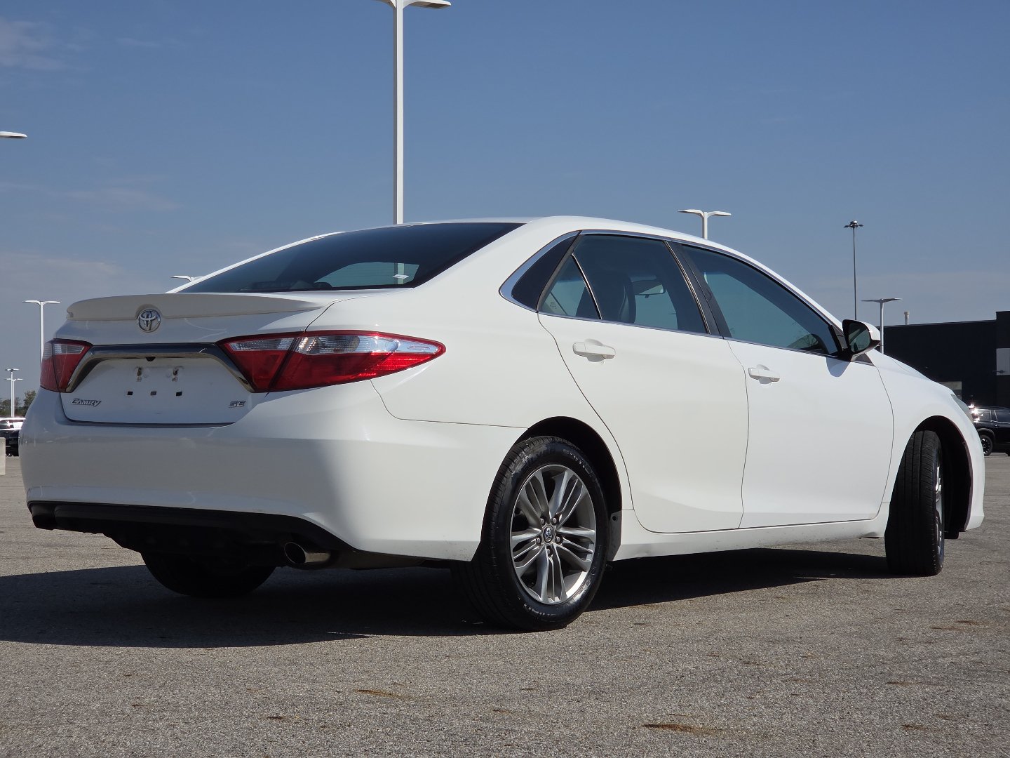 Used 2016 Toyota Camry SE FWD image 14