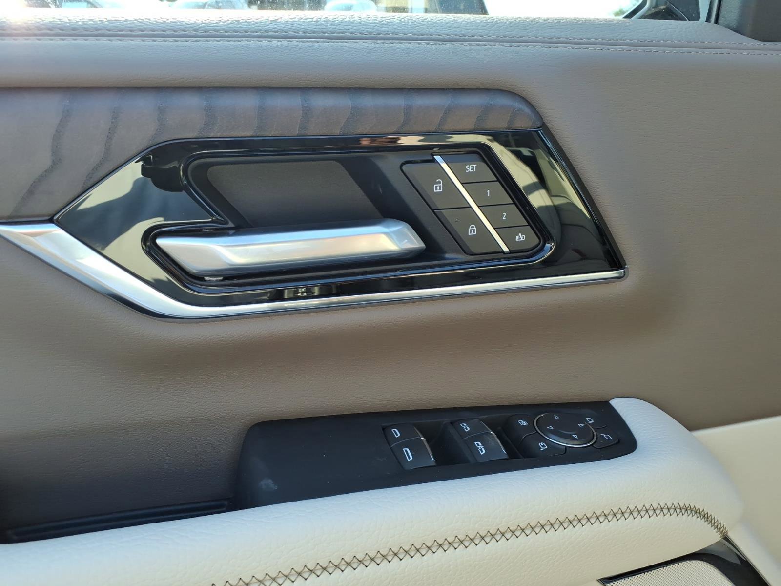 New 2026 GMC Yukon XL Denali w/ Sun & Power Step Package image 9