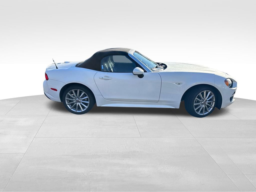 Used 2017 FIAT 124 Spider Lusso image 9