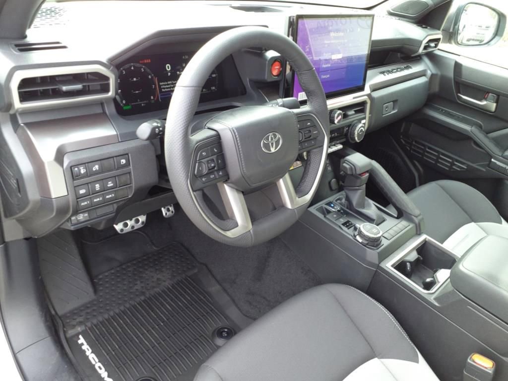New 2025 Toyota Tacoma TRD Sport image 4
