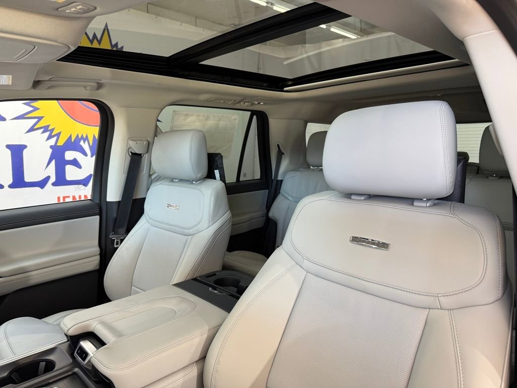 New 2026 Ford Expedition Platinum w/ Driver's Package image 9