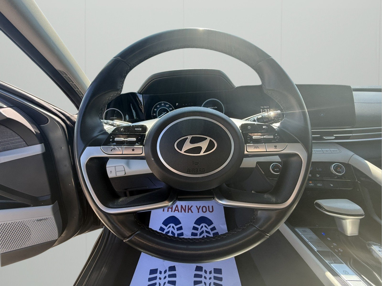 Used 2024 Hyundai Elantra Limited FWD image 18