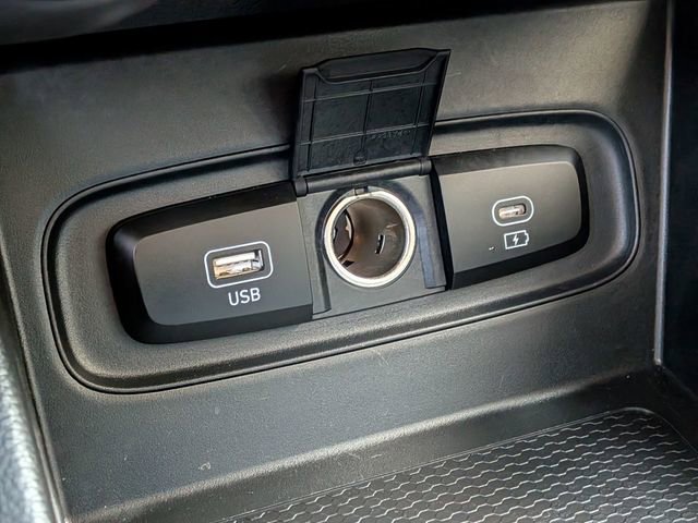 Used 2025 Hyundai Venue SEL image 23