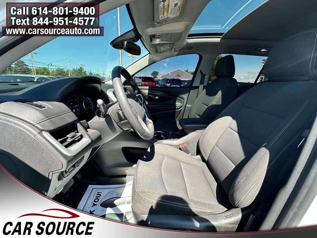 Used 2022 GMC Terrain SLE w/ Driver Convenience Package FWD image 9