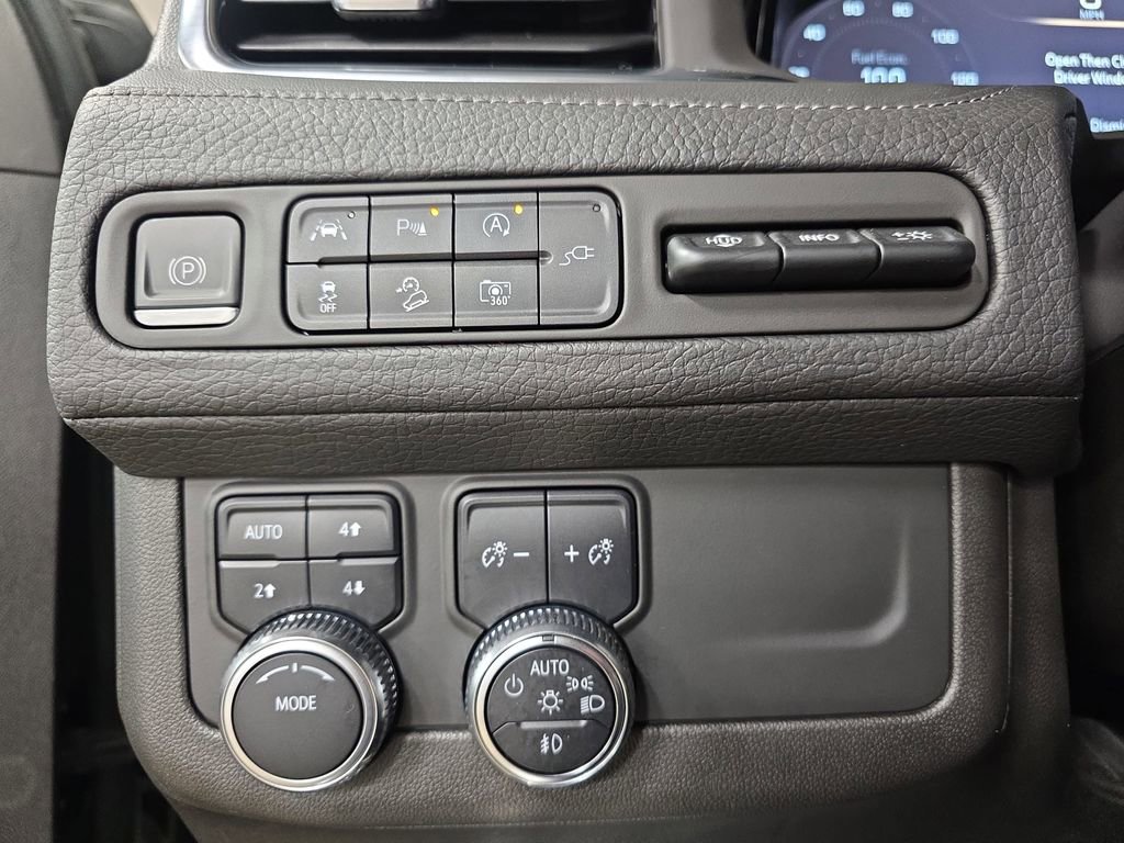 Used 2022 GMC Yukon XL Denali image 30