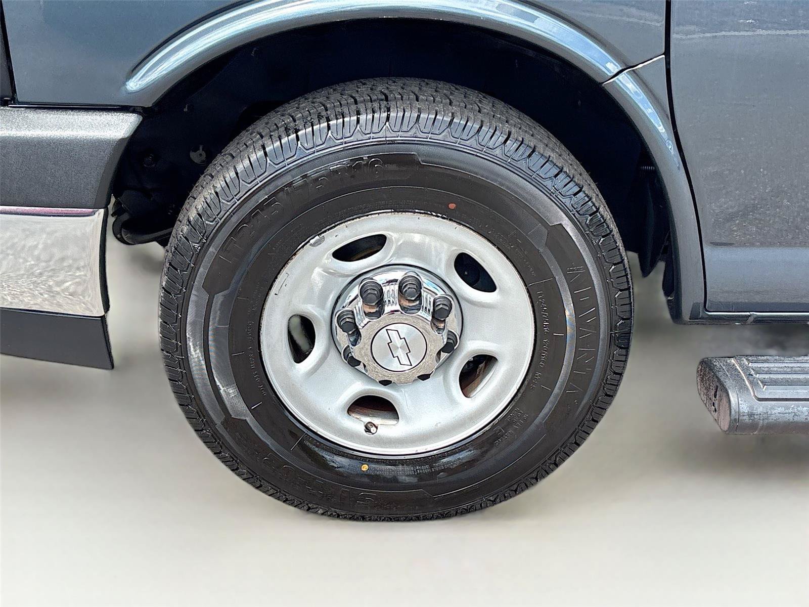 Used 2019 Chevrolet Express 3500 LT w/ LT Preferred Equipment Group RWD image 29