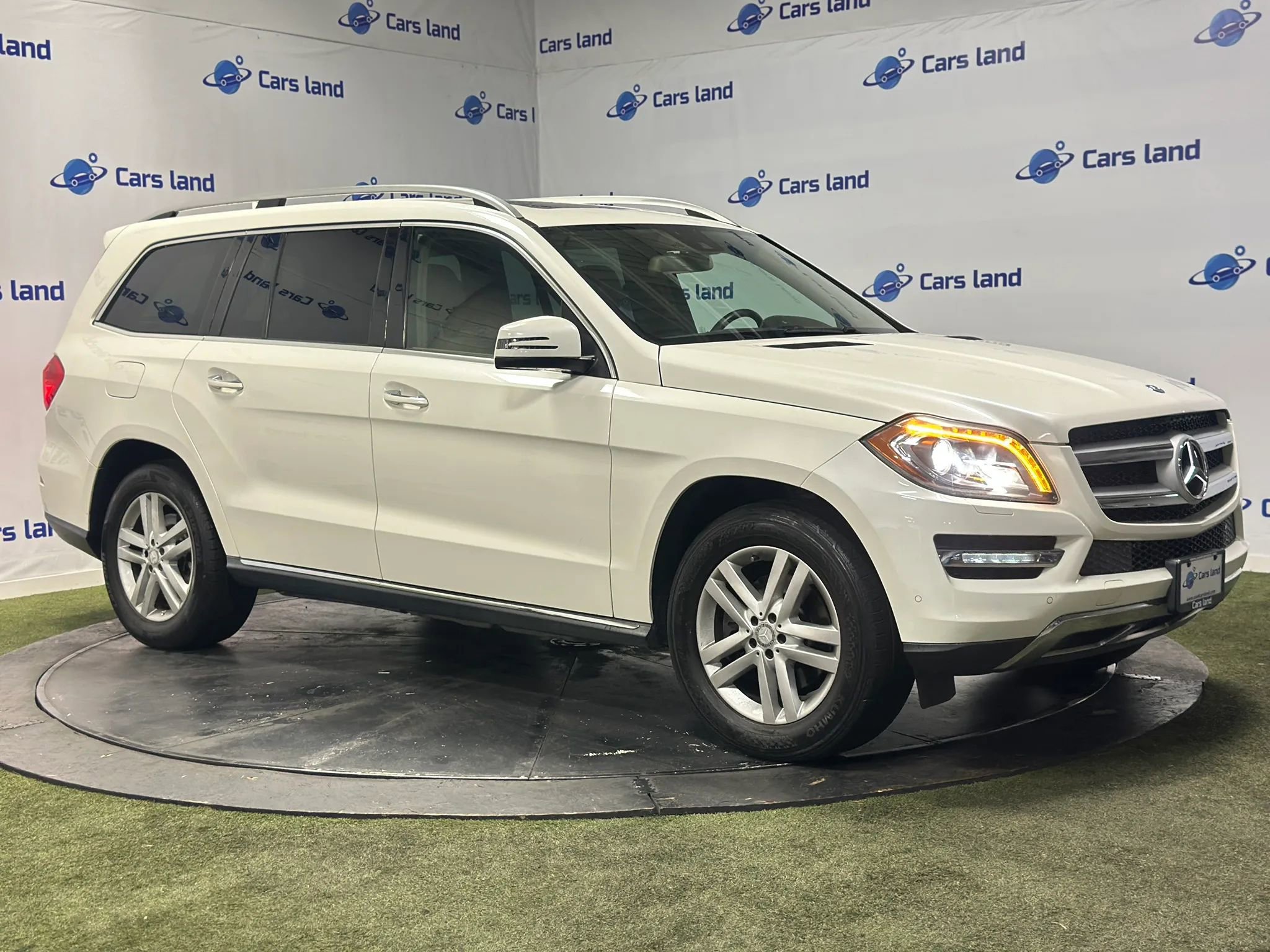 Used 2015 Mercedes-Benz GL 450 4MATIC image 2