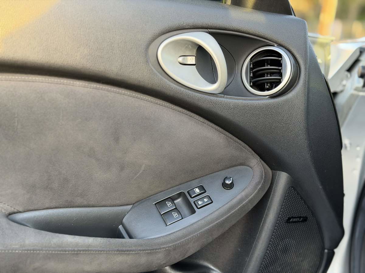 Used 2011 Nissan 370Z Touring w/ Sport Pkg image 19
