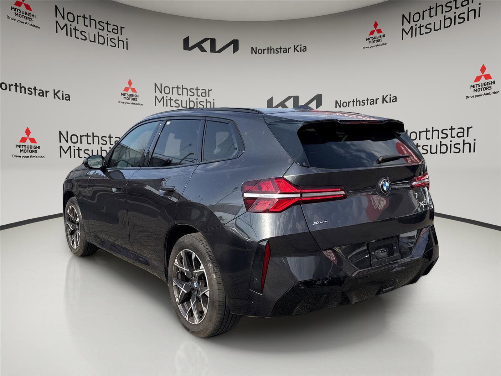 Used 2025 BMW X3 xDrive30i image 3