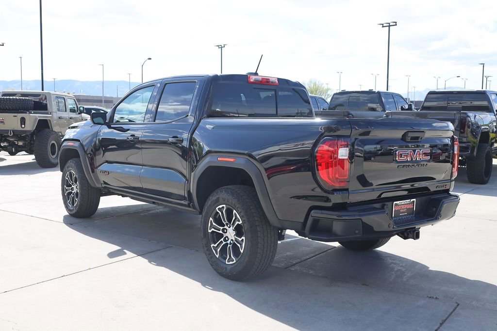 Used 2025 GMC Canyon AT4 image 4