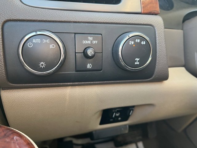 Used 2014 Chevrolet Silverado 2500 LTZ w/ LTZ Plus Package image 13