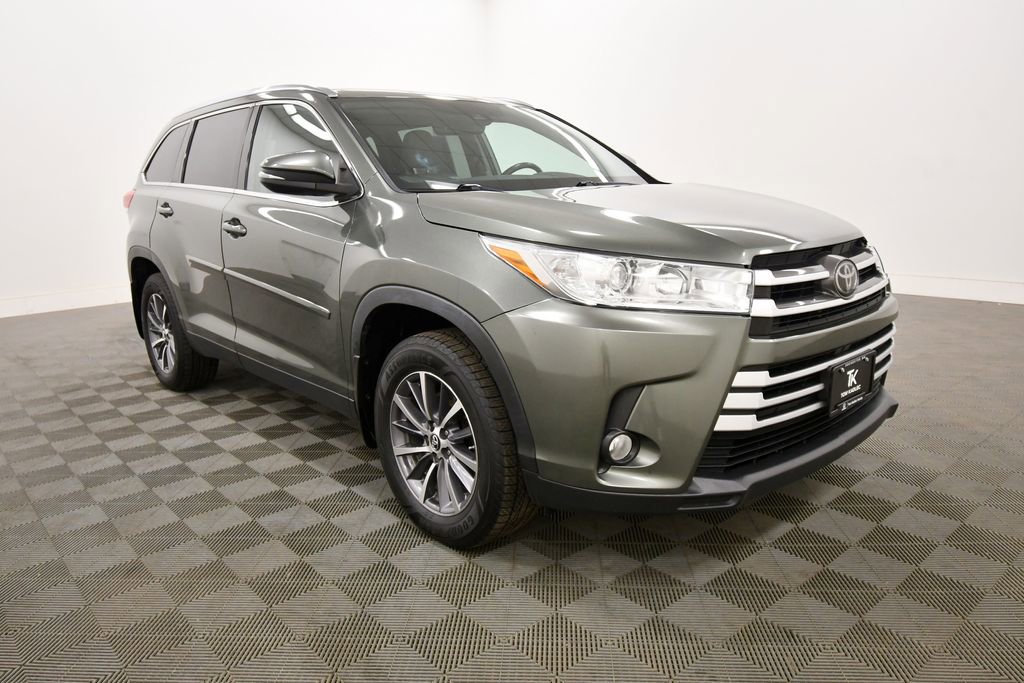 Used 2019 Toyota Highlander XLE w/ Protection Package #3 AWD/4WD image 10