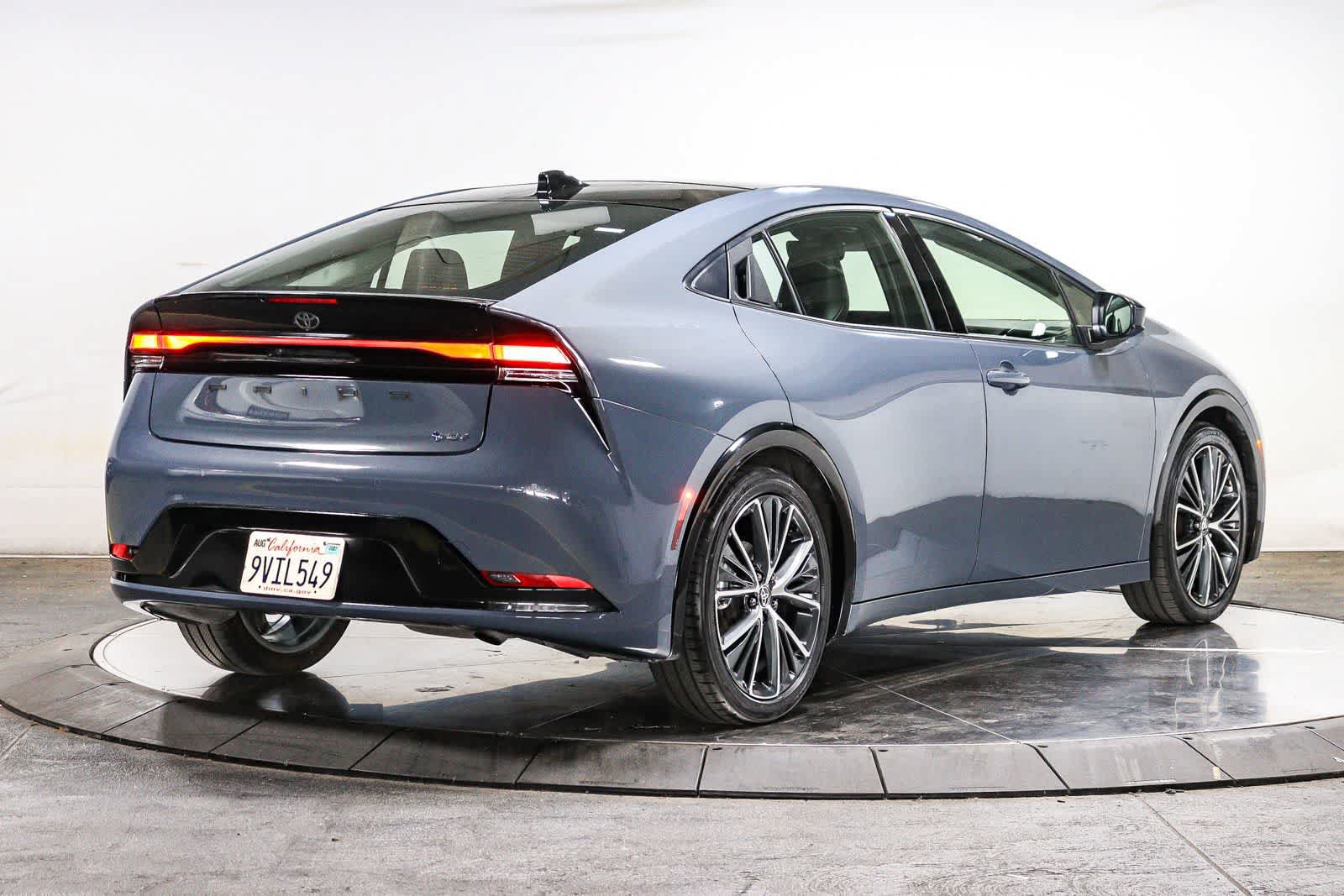 Certified 2026 Toyota Prius XLE FWD image 5