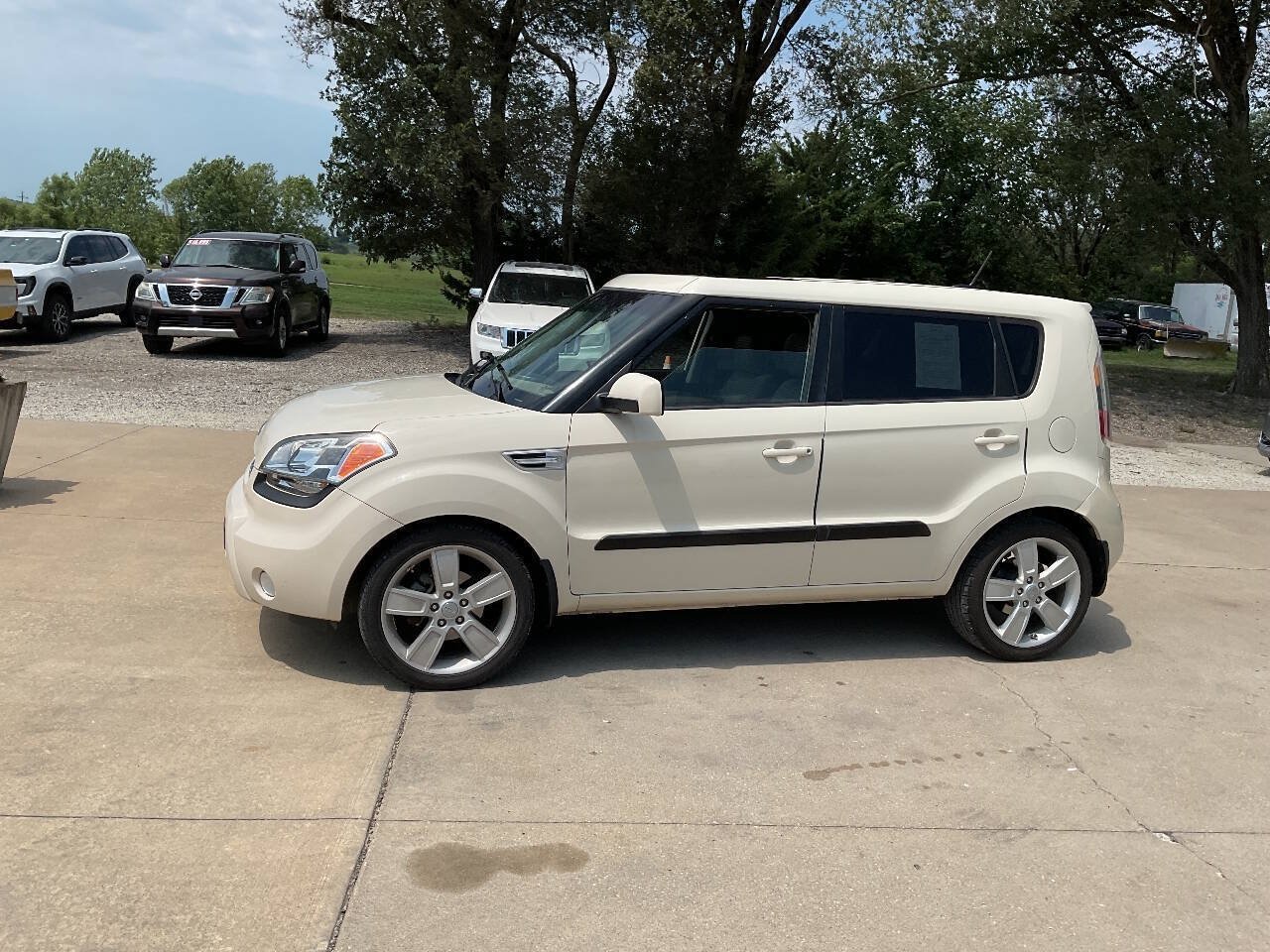 Used 2011 Kia Soul ! FWD image 6