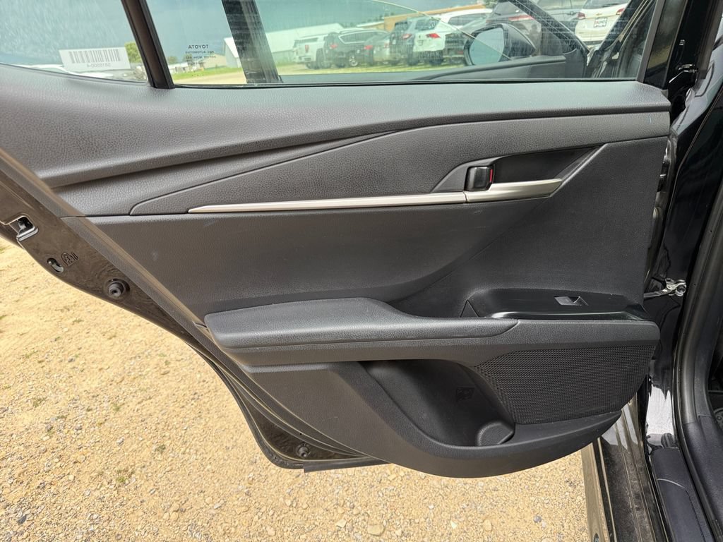 Used 2025 Toyota Camry SE FWD image 33