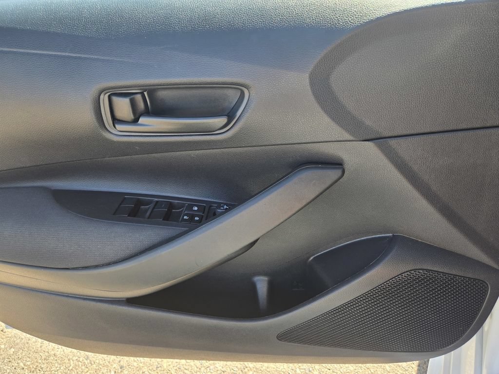 Used 2022 Toyota Corolla LE FWD image 15