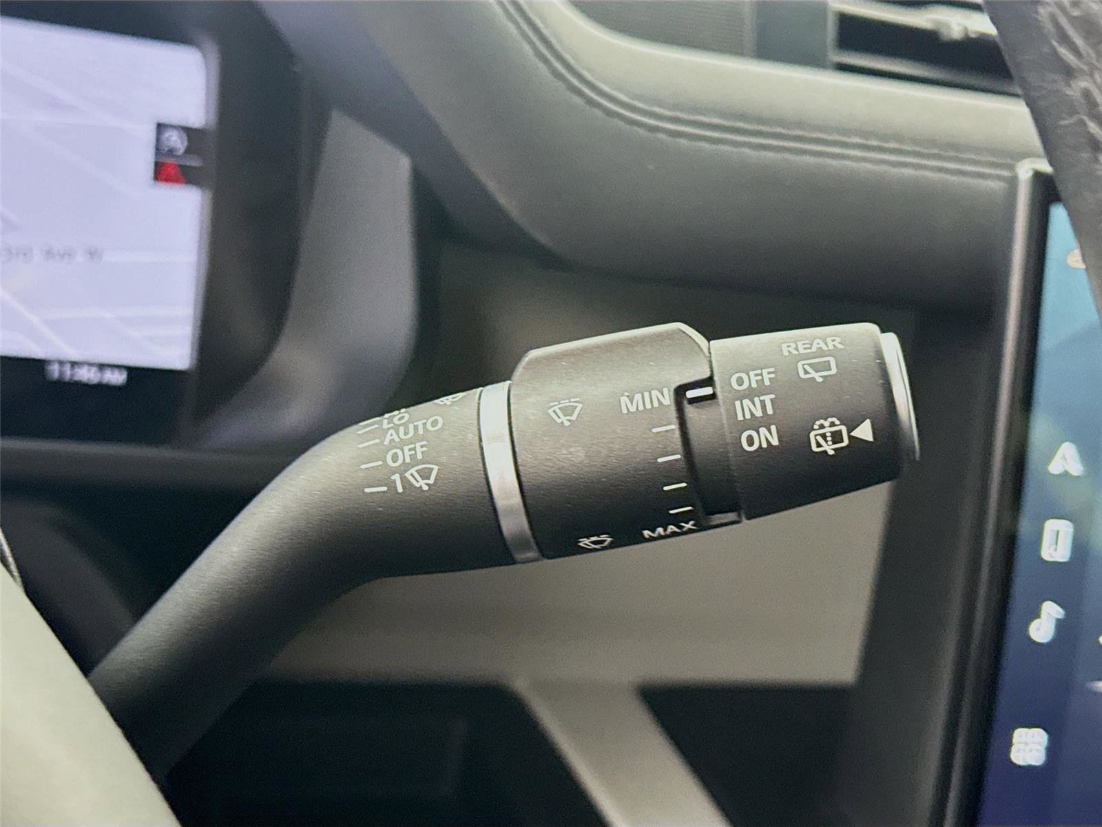 Used 2023 Land Rover Defender 130 S image 7