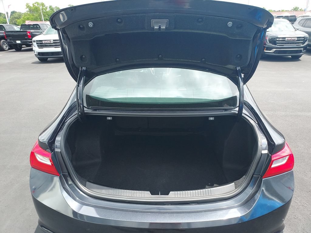 Used 2023 Chevrolet Malibu LT FWD image 28