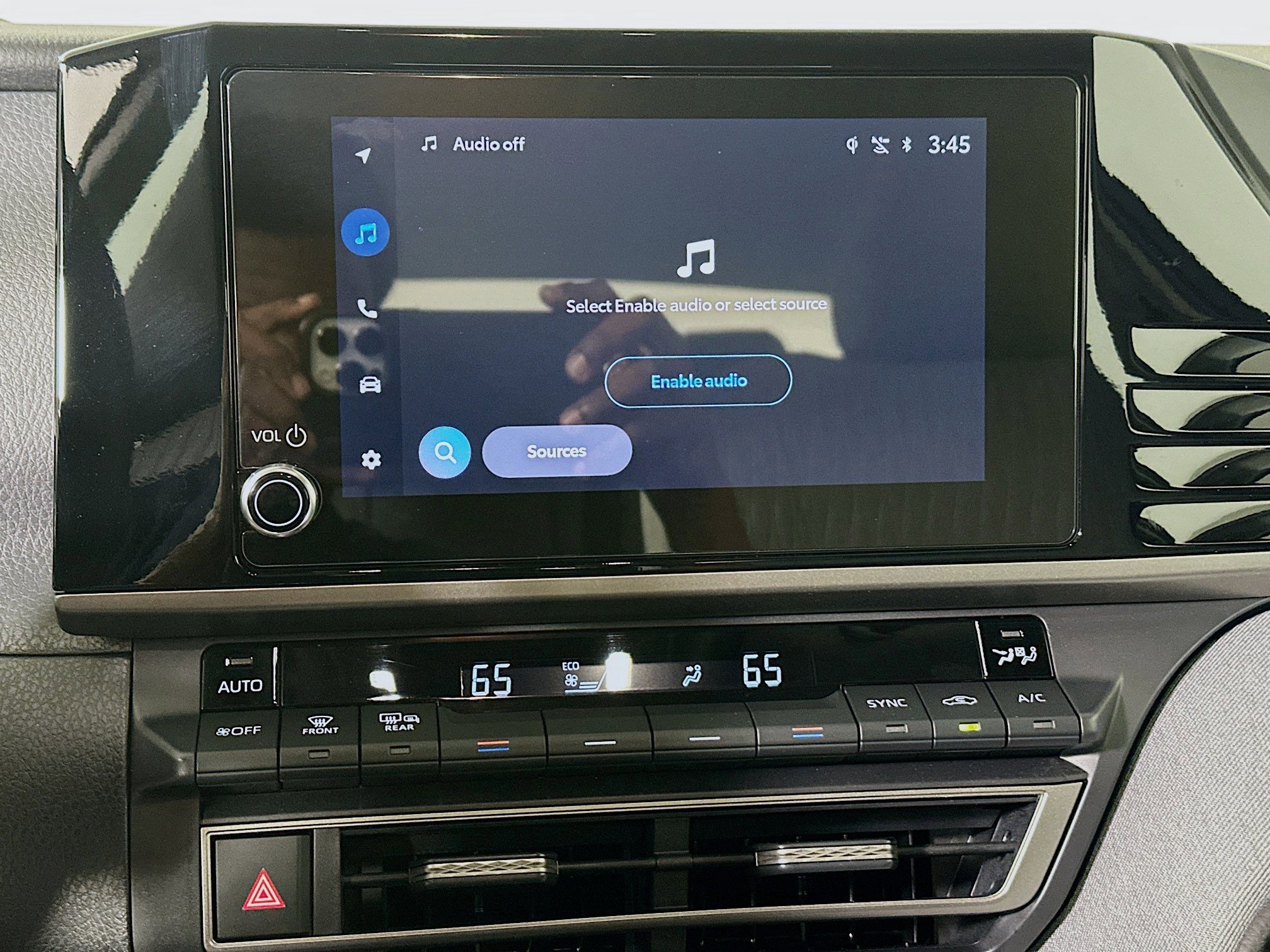 Used 2025 Toyota Camry LE image 24