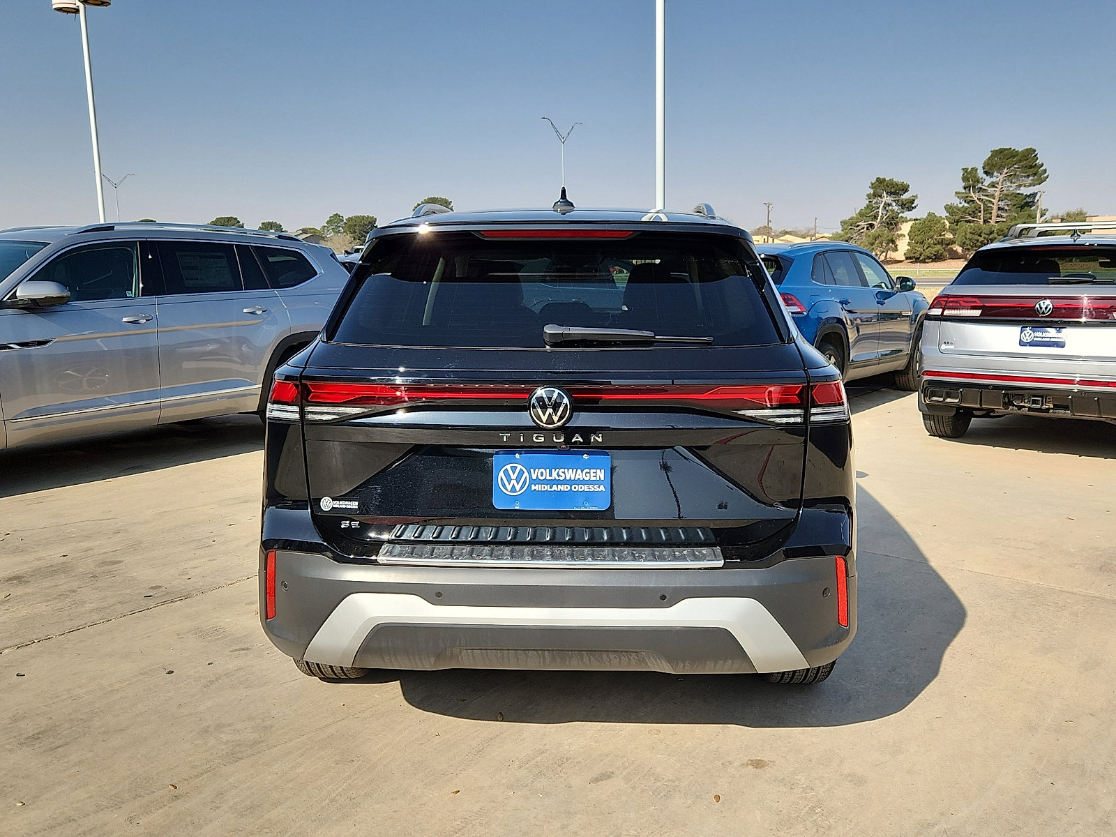 Certified 2025 Volkswagen Tiguan SE image 6