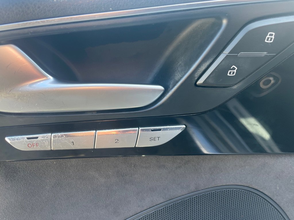 Used 2014 Audi A8 L TDI w/ Premium Package image 17