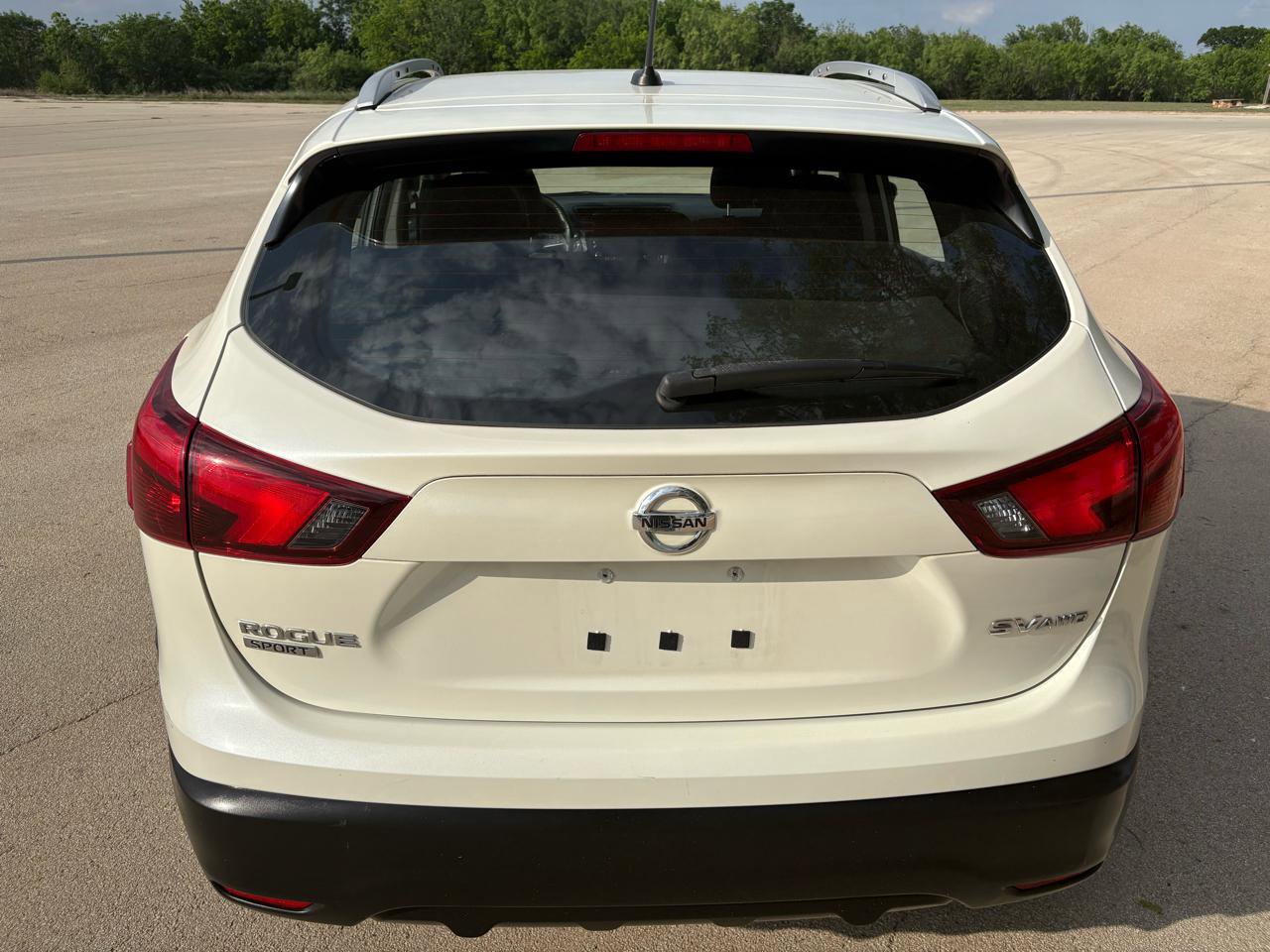 Used 2017 Nissan Rogue Sport SV w/ SV All-Weather Package AWD/4WD image 3