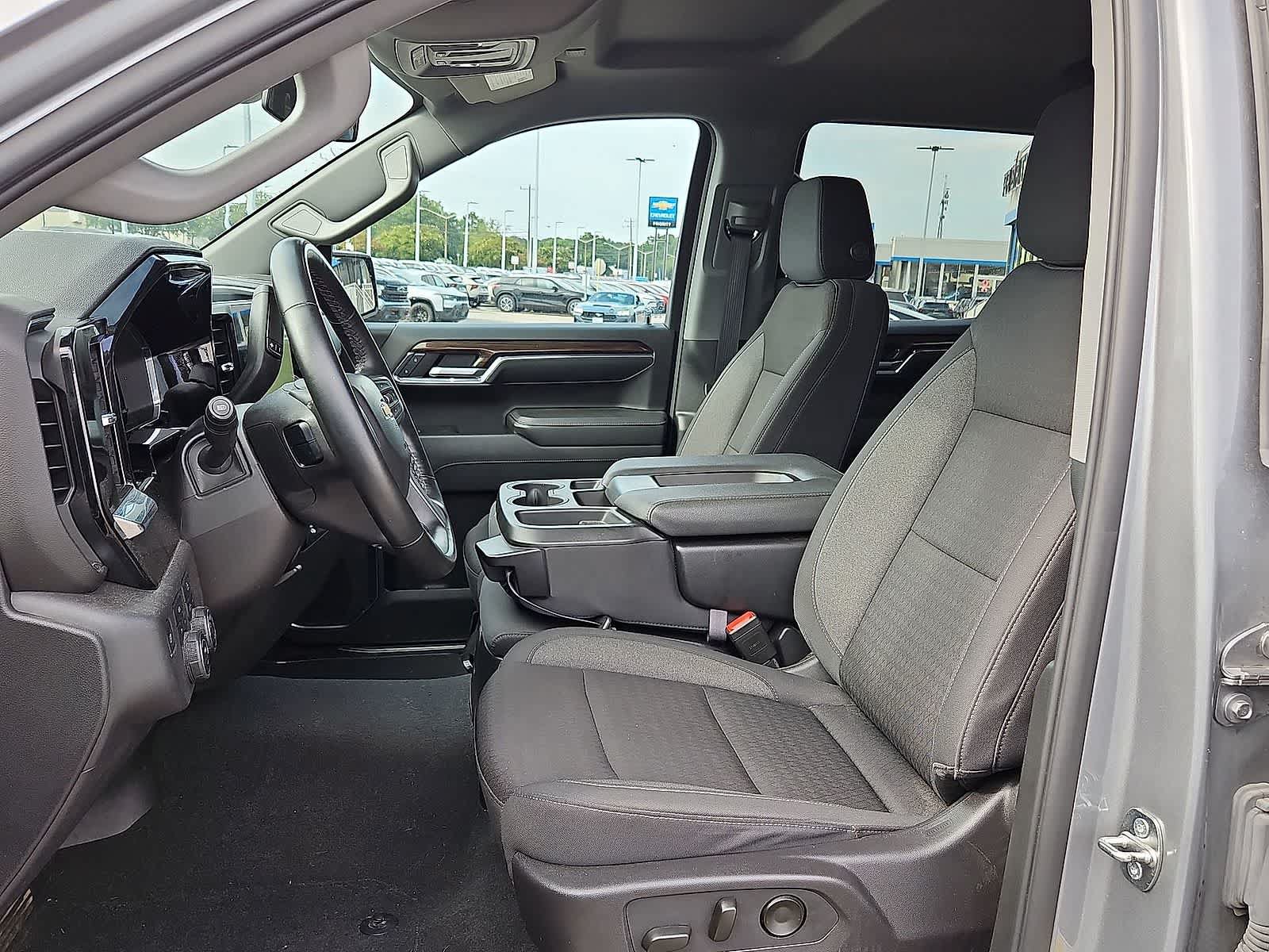 Used 2024 Chevrolet Silverado 1500 LT AWD/4WD image 24