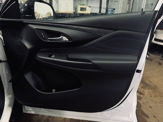 Used 2025 Buick Envista Sport Touring image 13