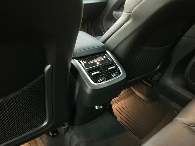 Used 2020 Volvo XC60 T6 Inscription AWD/4WD image 27