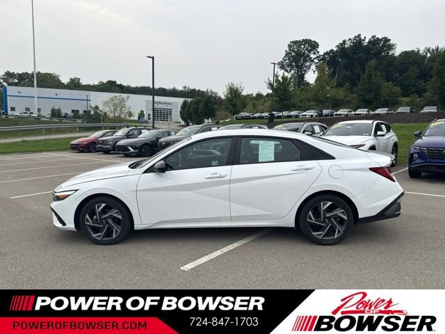 Used 2025 Hyundai Elantra SEL w/ Cargo Package FWD image 4