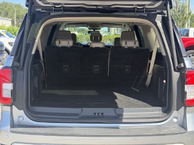 Used 2024 Ford Expedition Max XLT RWD image 12