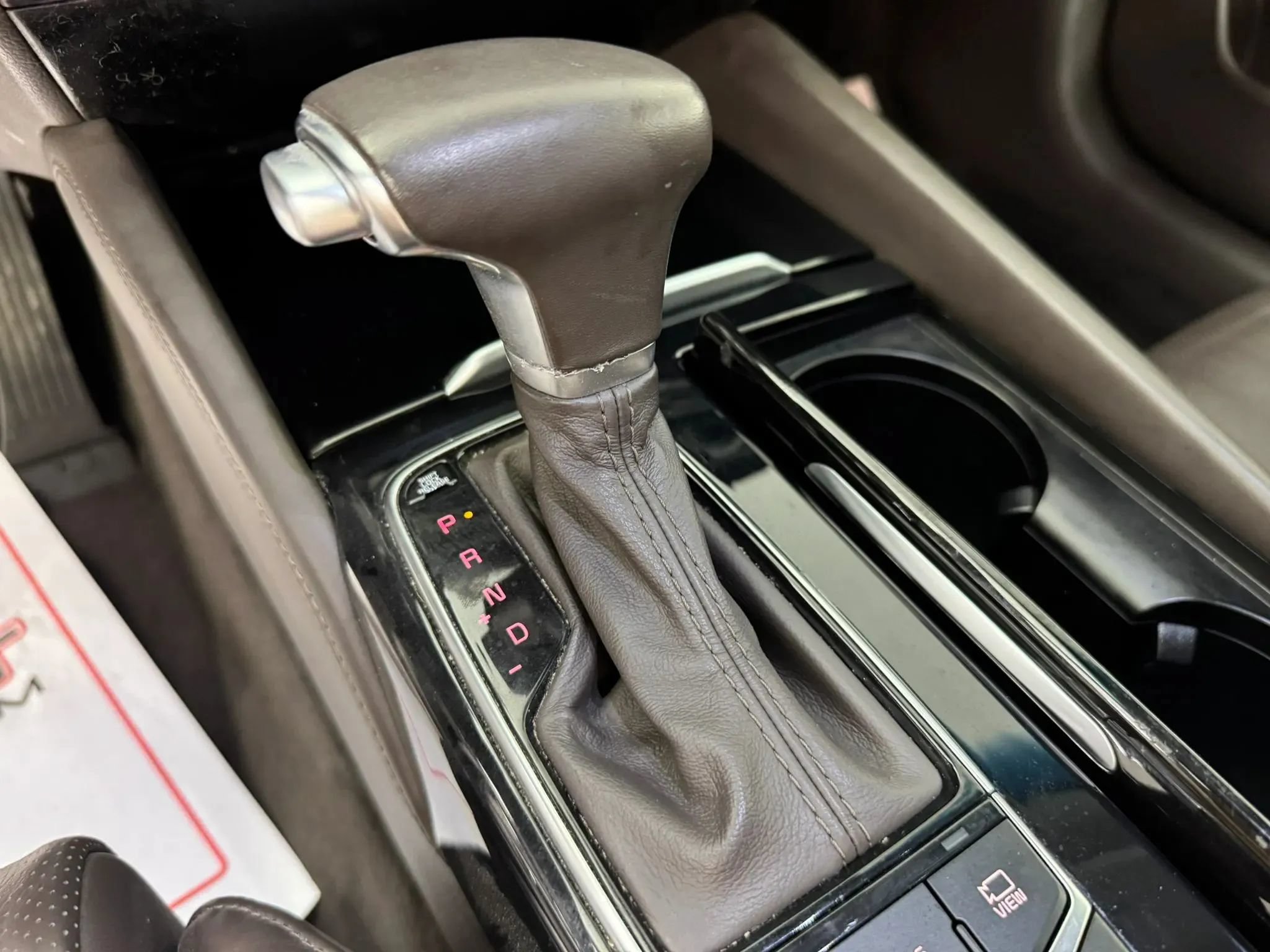 Used 2018 Kia Cadenza Limited FWD image 22