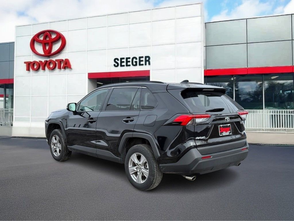 Used 2025 Toyota RAV4 XLE image 7