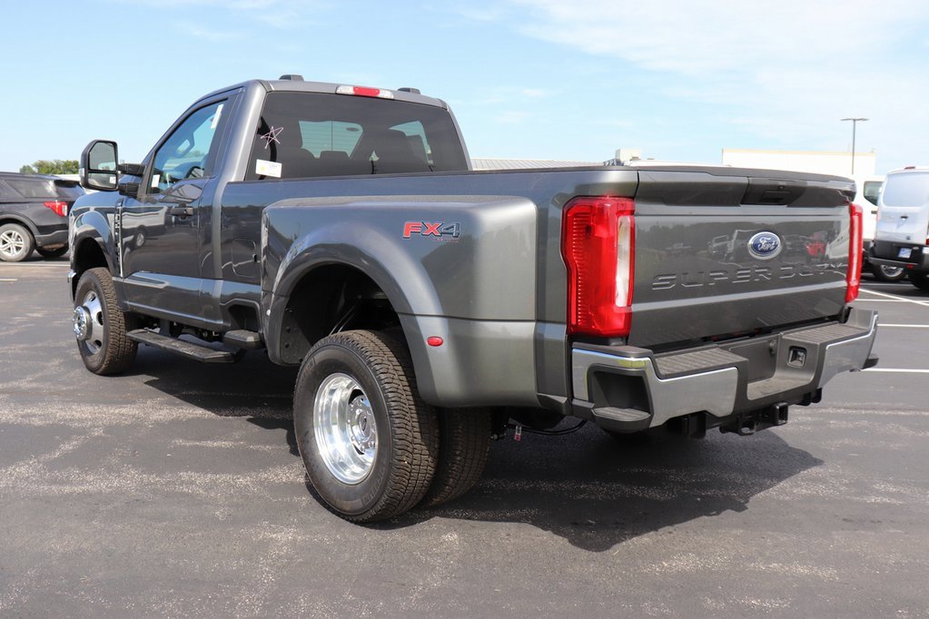 New 2026 Ford F350 4x4 Regular Cab DRW Super Duty image 13