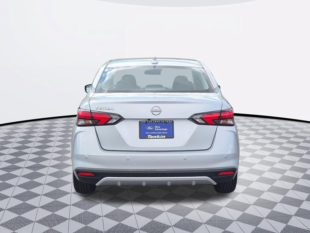 Used 2025 Nissan Versa SV FWD image 5