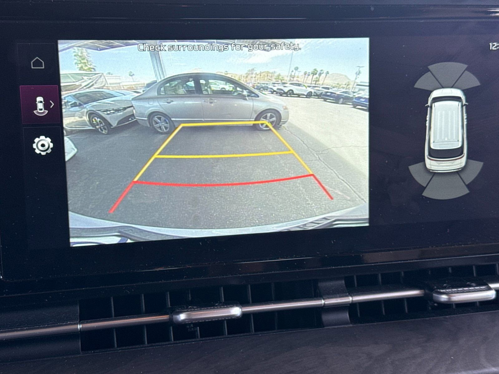Used 2024 Kia Carnival EX FWD image 20