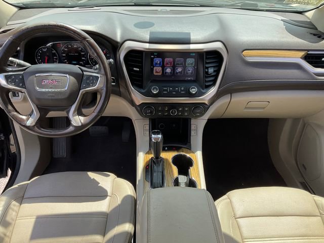 Used 2017 GMC Acadia Denali w/ Technology Package FWD image 4
