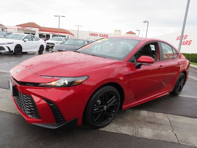 Certified 2025 Toyota Camry SE image 3