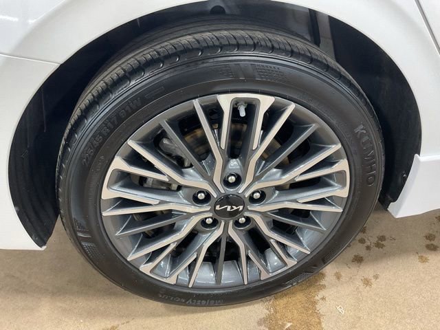 Used 2024 Kia Forte GT-Line w/ GT-Line Premium Package image 7