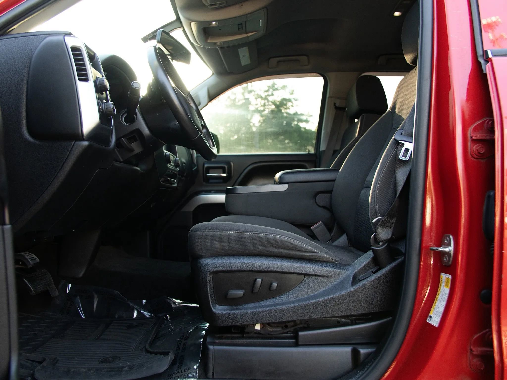 Used 2014 Chevrolet Silverado 1500 LT image 23