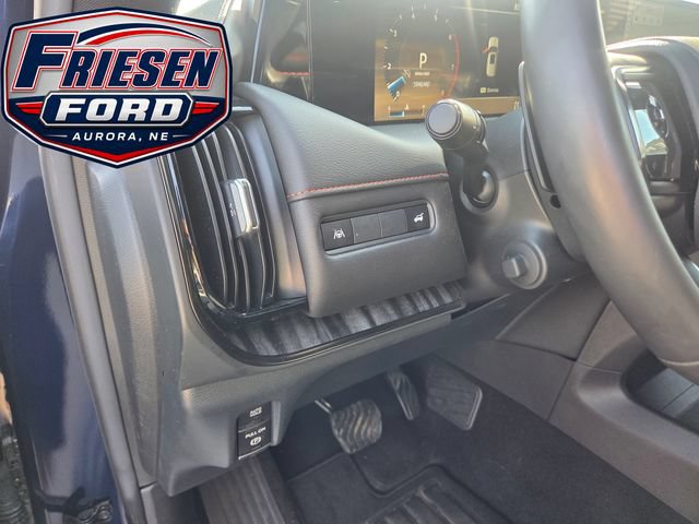 Used 2025 Nissan Armada PRO-4X AWD/4WD image 15