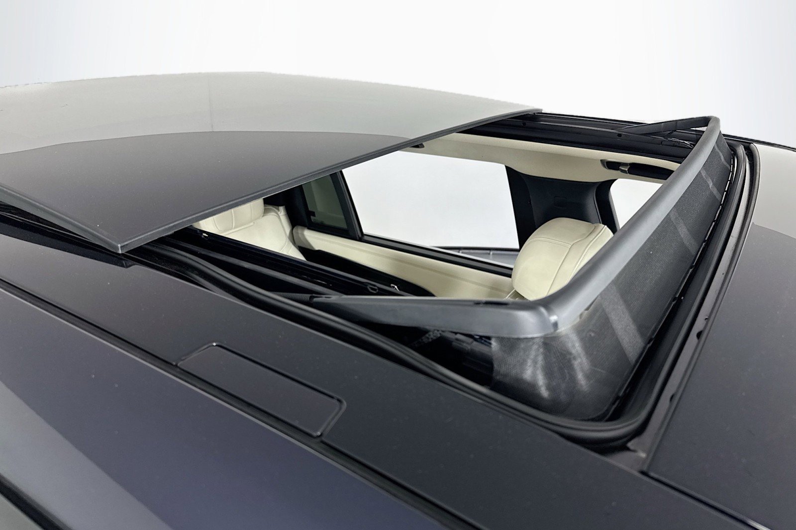 Used 2023 Land Rover Range Rover Long Wheelbase SE AWD/4WD image 23