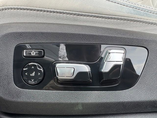 Certified 2025 BMW X5 M60i w/ Executive Package image 14