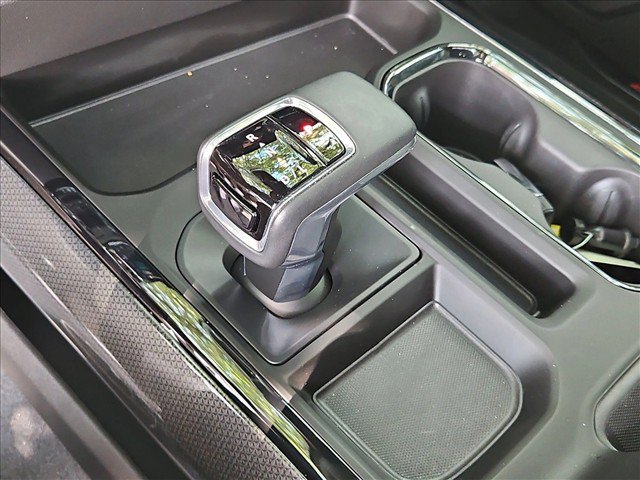 Used 2025 Chevrolet Silverado 1500 ZR2 w/ Technology Package AWD/4WD image 11
