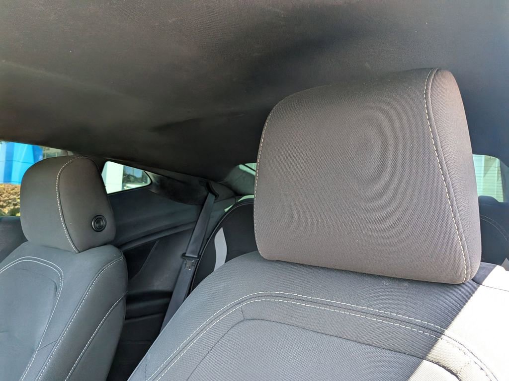 Used 2020 Chevrolet Camaro LS RWD image 15